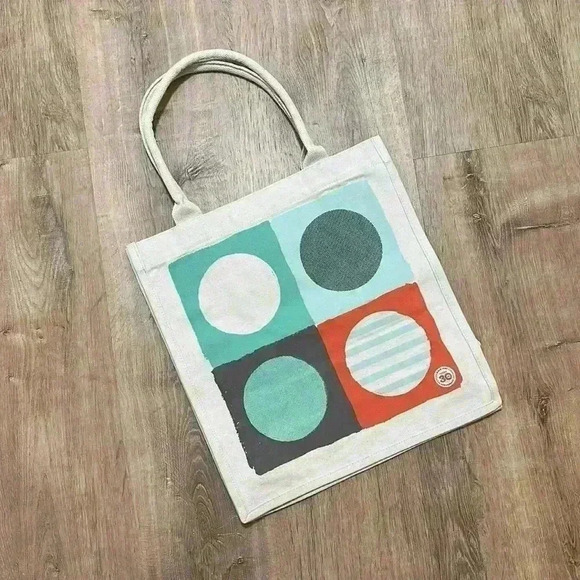 FOSSIL | 30th Anniversary Canvas Tote Bag - Picture 2 of 6